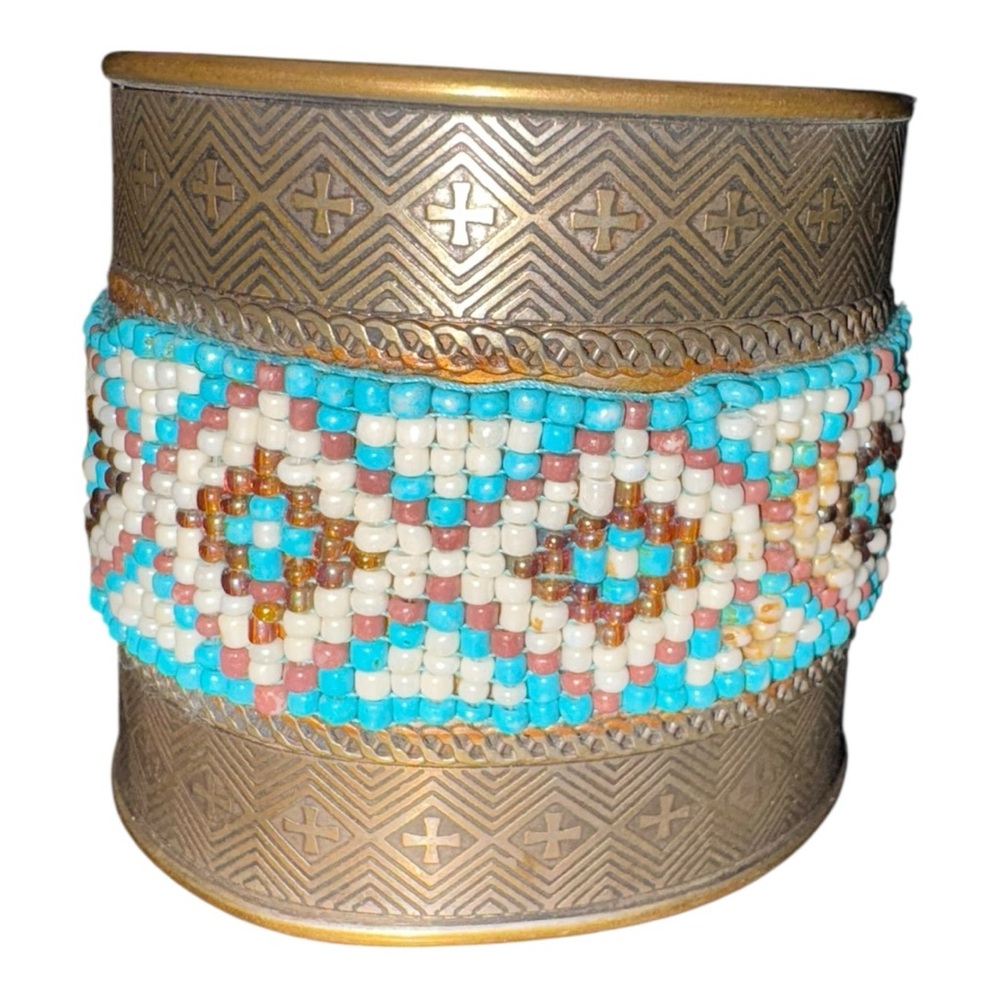 Vintage Unbranded Etched Brass Cuff – Beaded Glass Band southwestern J18